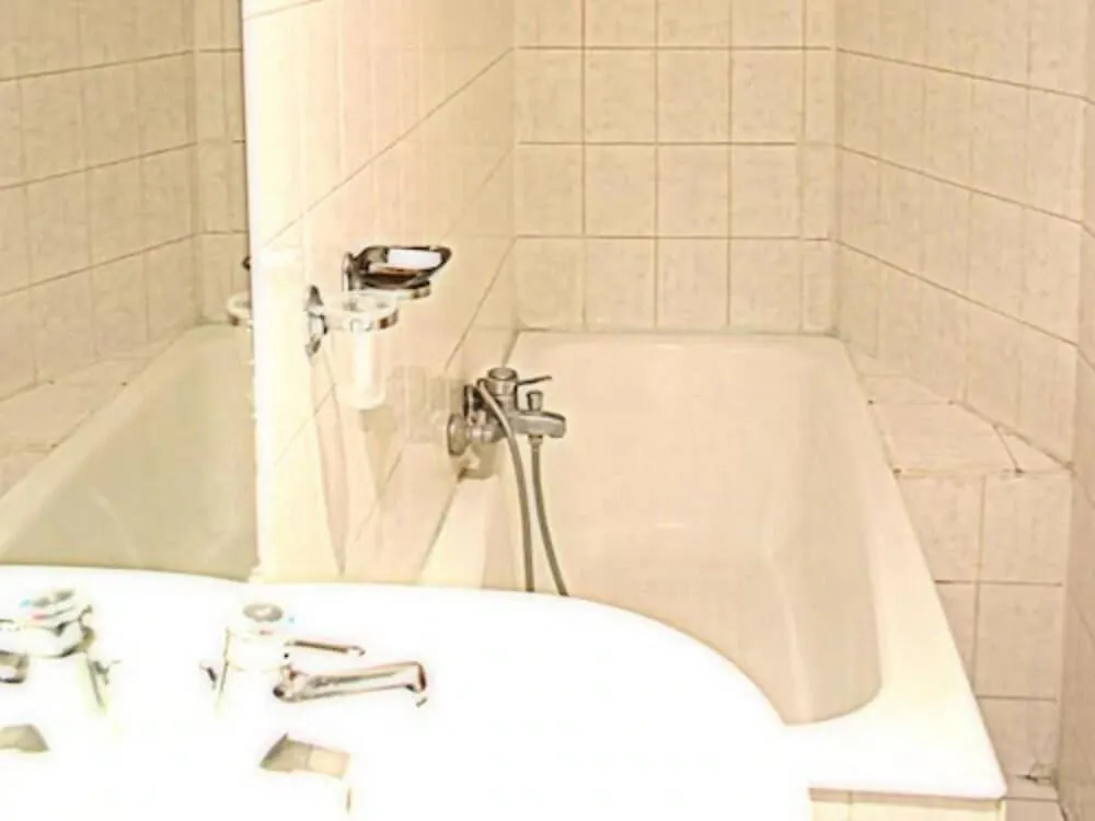Pax 18e Hotel Paris