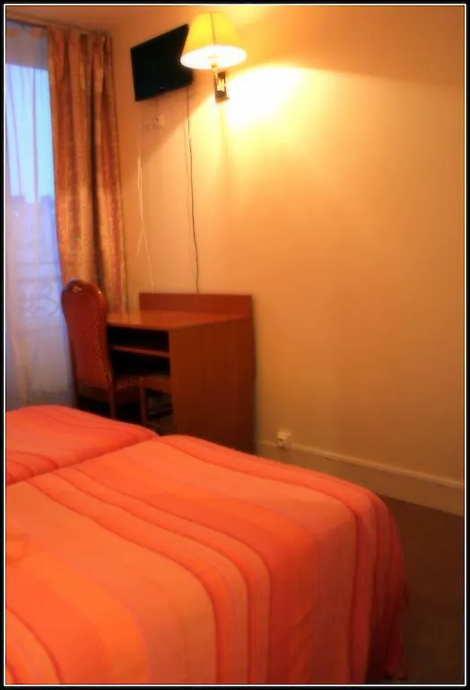 Hotel Pax 18e Parigi