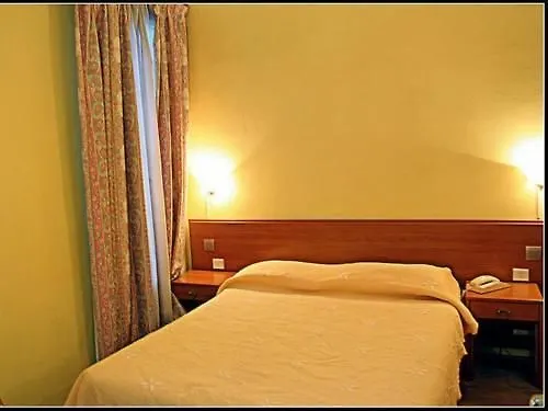 Pax 18e Hotel