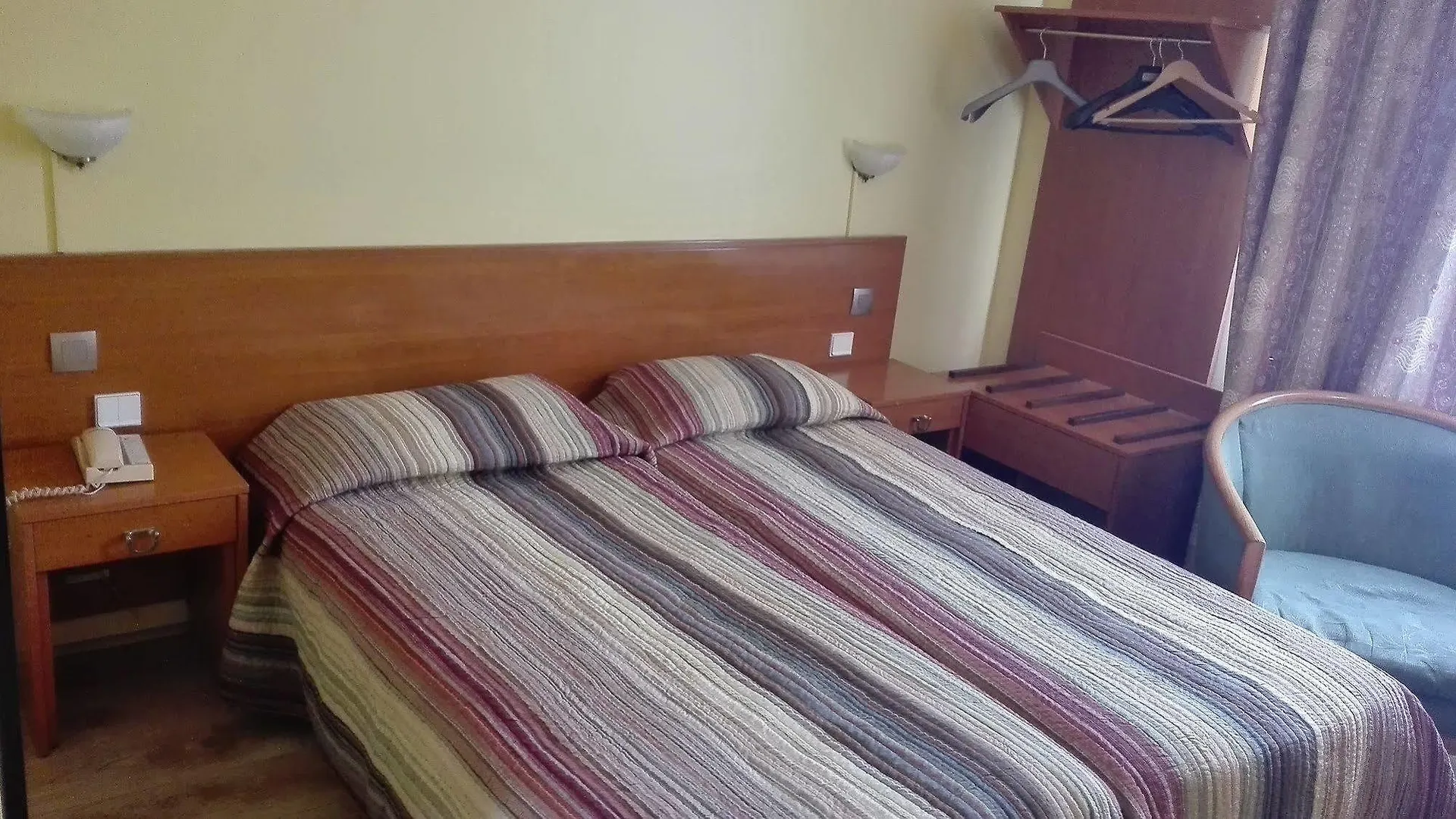 Pax 18e Hotel Parigi